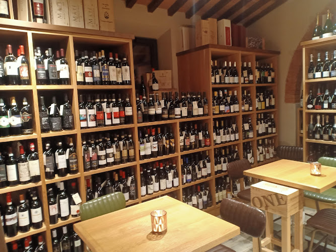 Bianco Rosso e Bollicine Ristorante Enoteca e Cucina: Aperto Pranzo Aperitivo e Cena