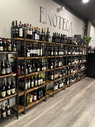 Rojos Enoteca Wine Bar