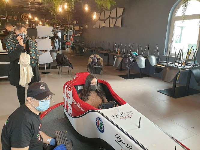 Fdrive Garage Experience, Simulatori di Guida Professionale Formula 1, Rally, Moto, Camion, Formula E, Kart