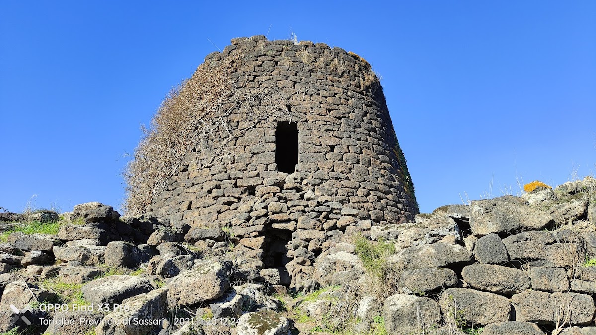 Nuraghe Ruju