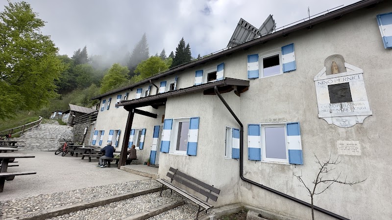Rifugio Bocca di Trat "Nino Pernici"