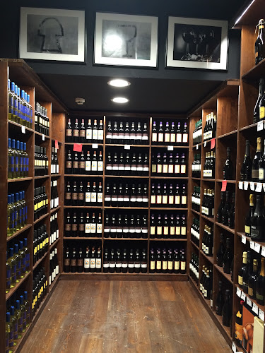 Enoteca Squillari 3 - Via Sestri 178 R - Genova Sestri Ponente