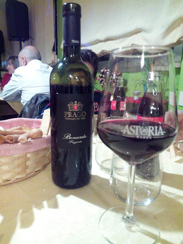 Le Vinaie Enoteca In Monleale