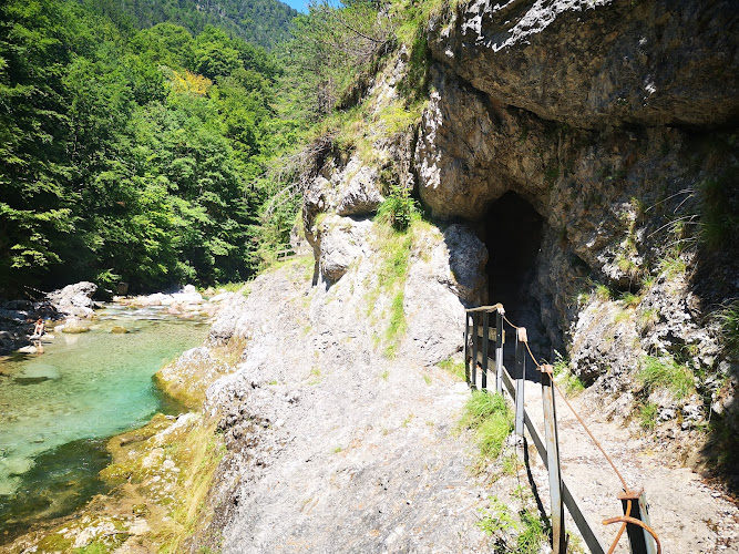 Passeggiata presso l'orrido dello Slizza