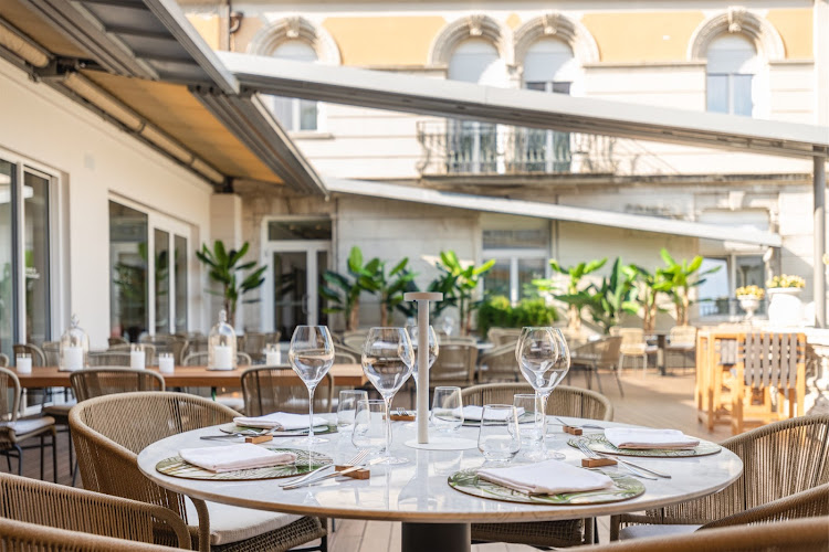 1910 Lounge & Restaurant