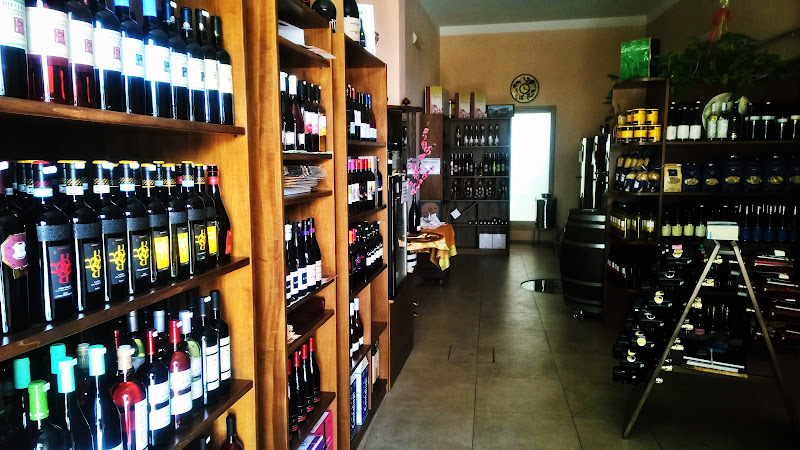 ENOTECA VINI CHISENA di Cosimo Chisena, LATIANO (BR)