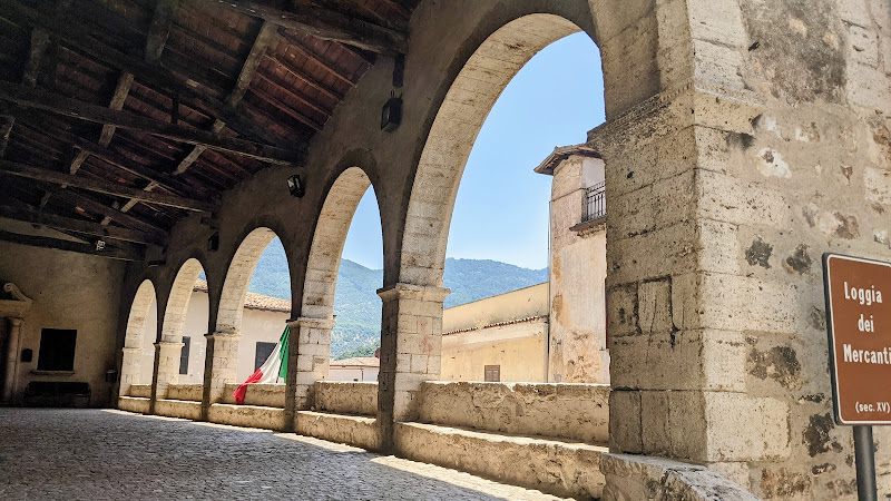 Loggia dei Mercanti