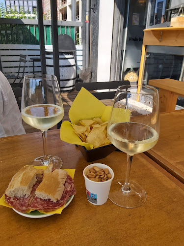 Wonder Wine bar & shop